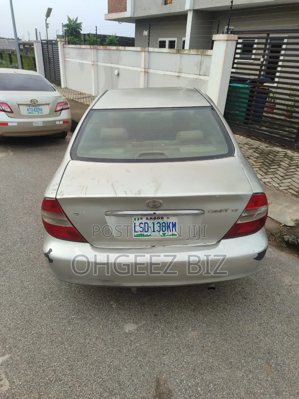 Toyota Camry LE 4dr Sedan (2.4L 4cyl 5M) 2004 Silver