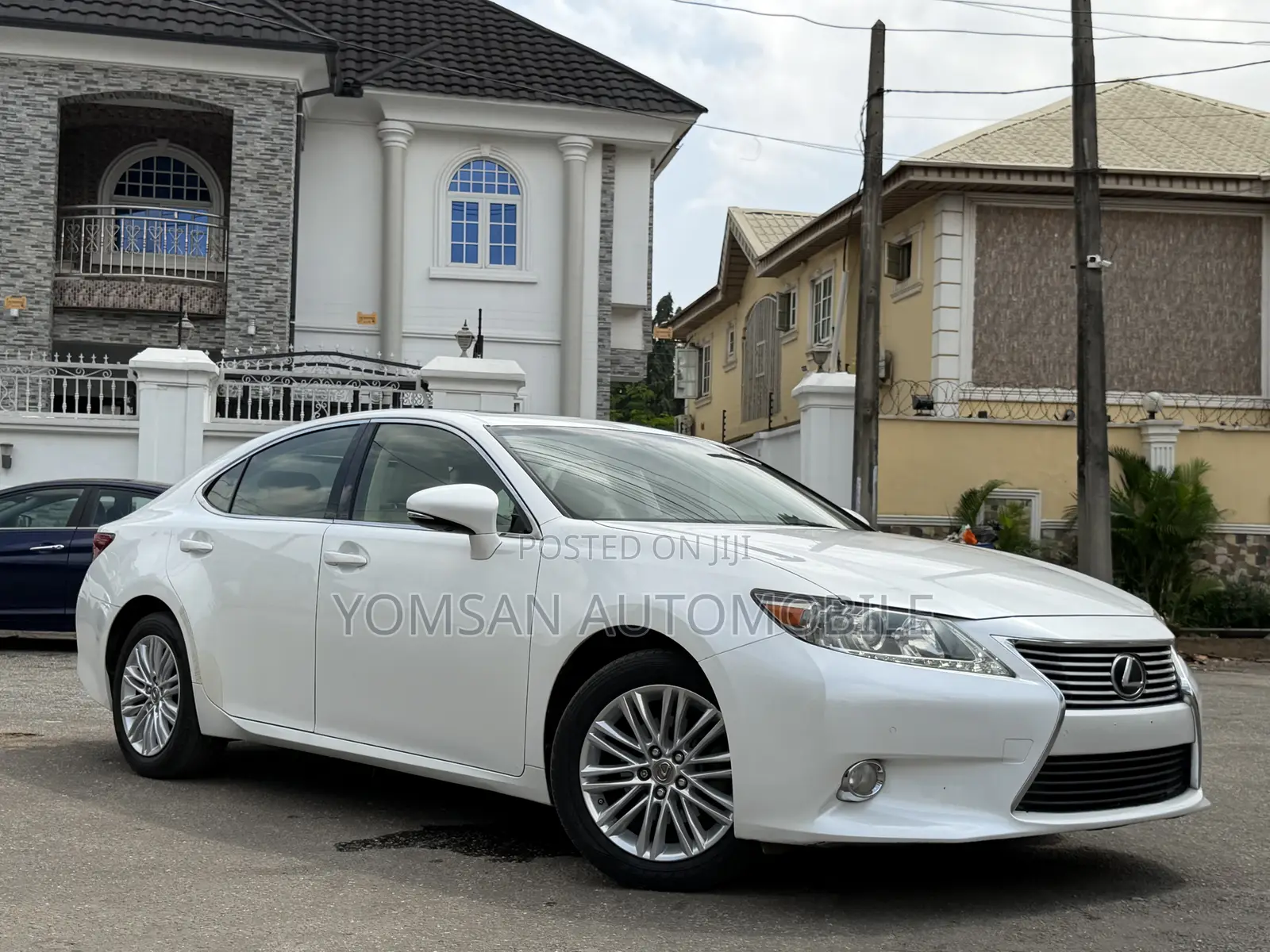 Lexus ES 350 FWD 2013 White