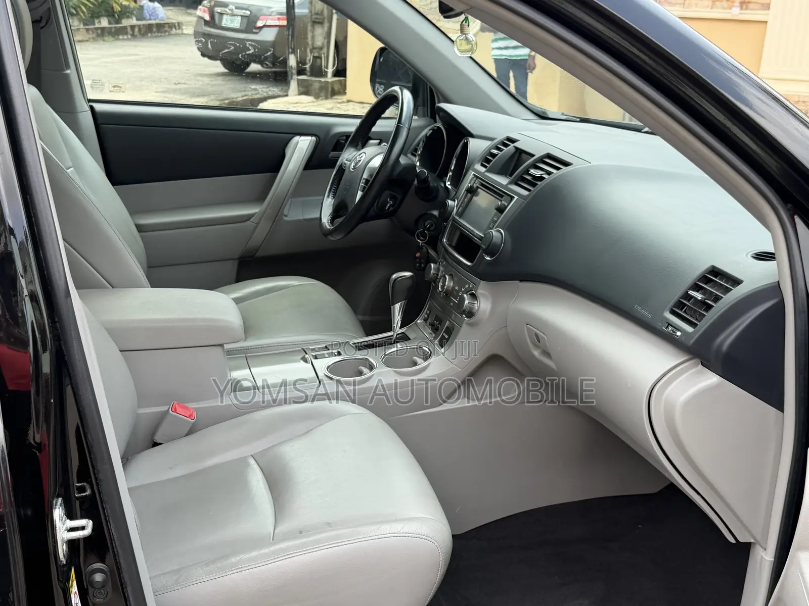 Toyota Highlander Plus 3.5L 4WD 2013 Black