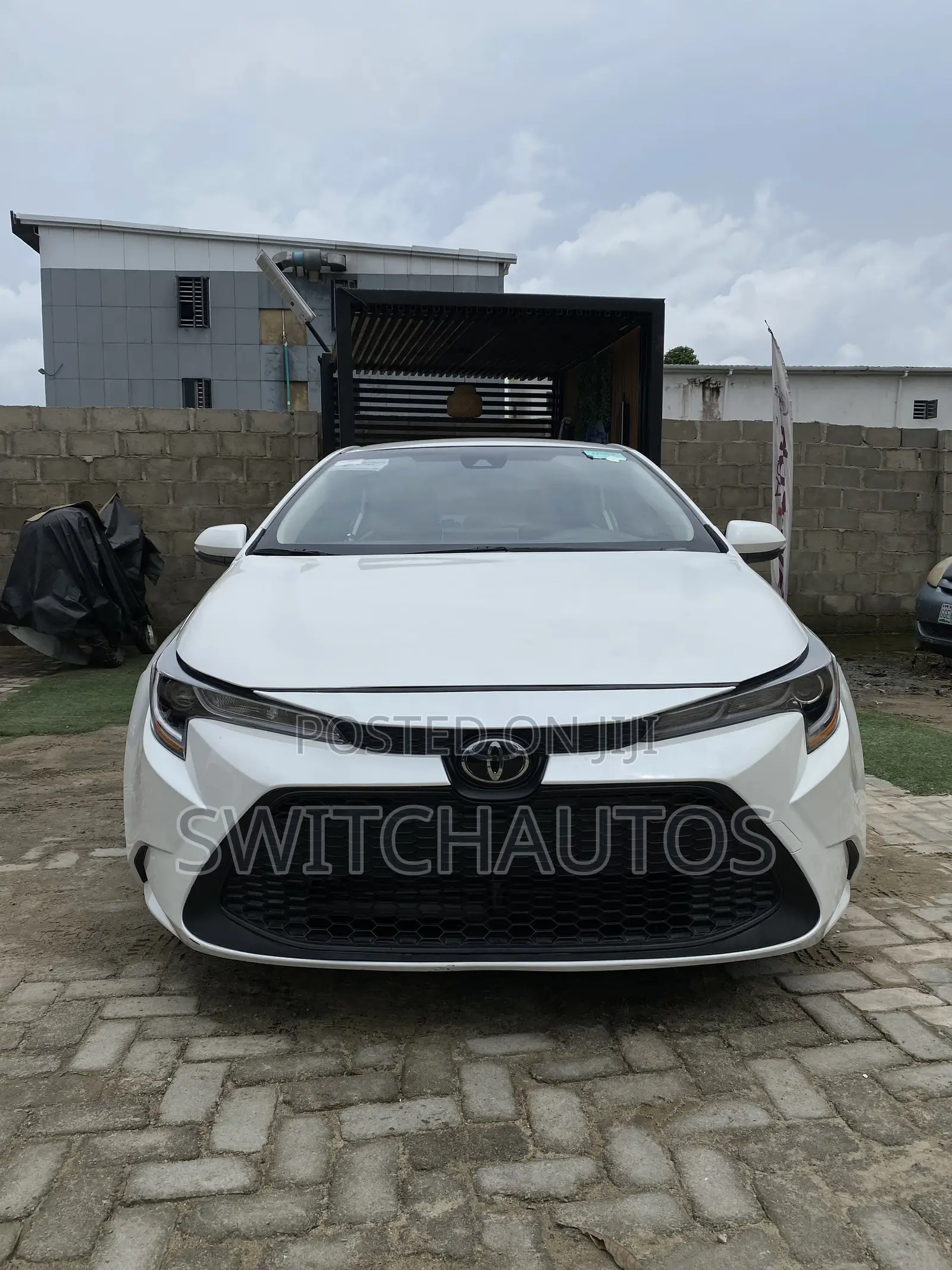 Toyota Corolla XLE 2020 White