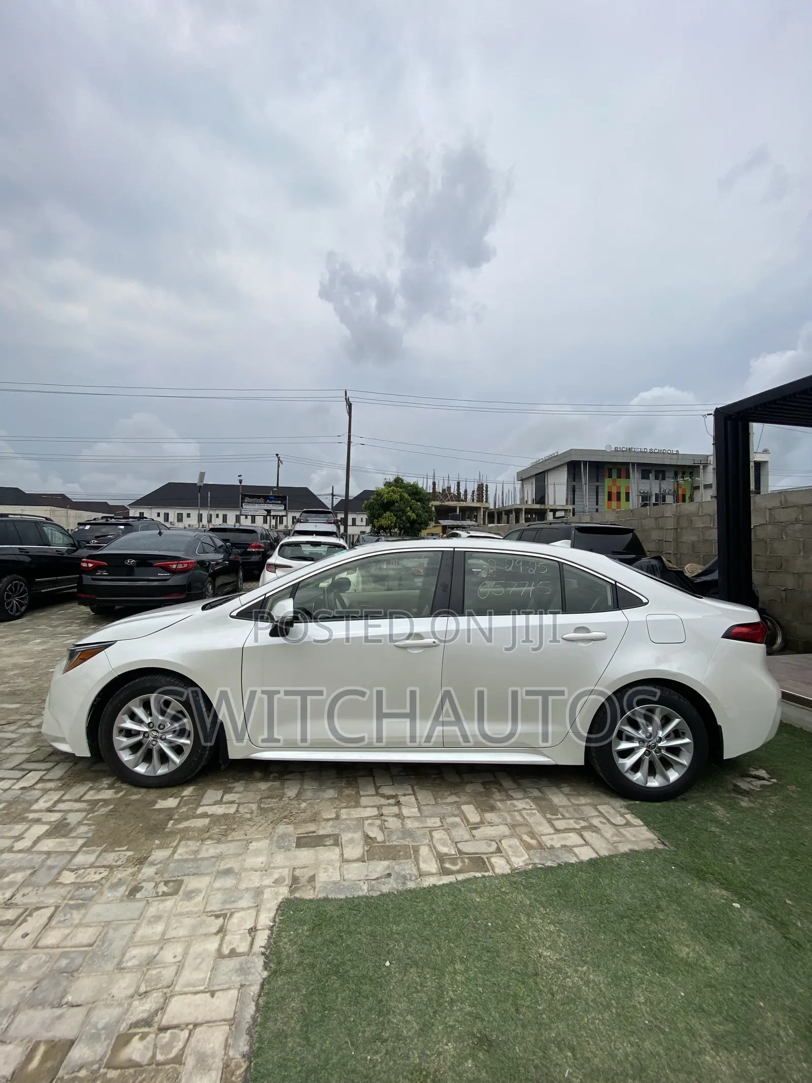 Toyota Corolla XLE 2020 White