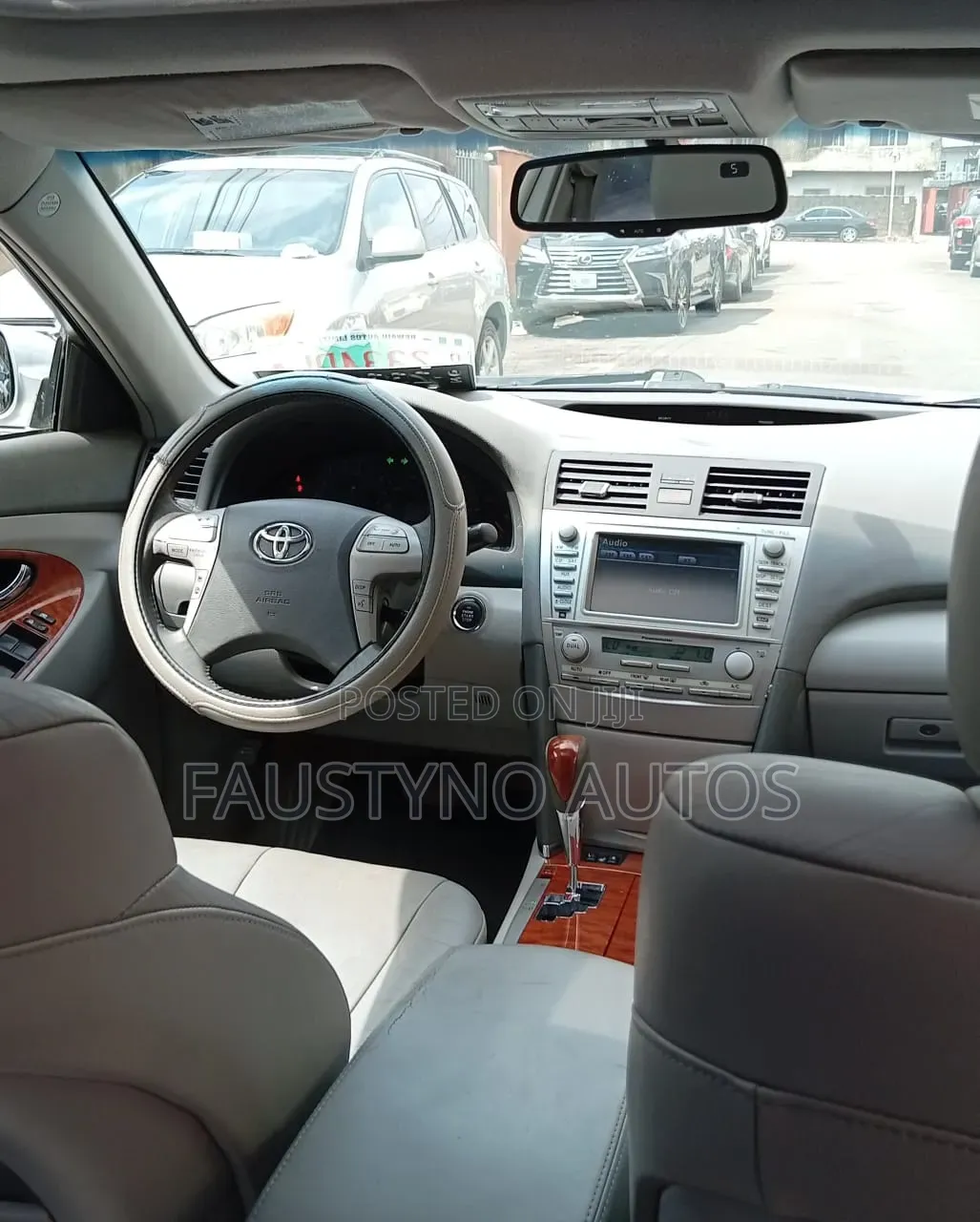 Toyota Camry XLE 4dr Sedan (2.5L 4cyl 6AM) 2010 Silver