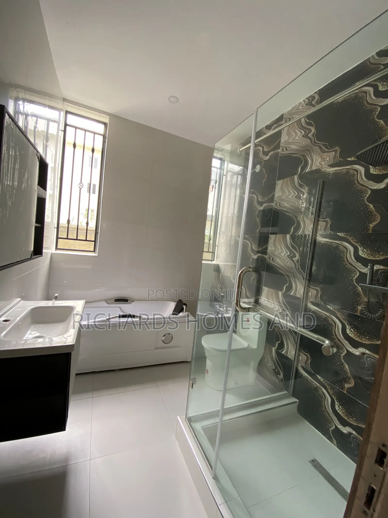 3bdrm Apartment in Ikate for sale