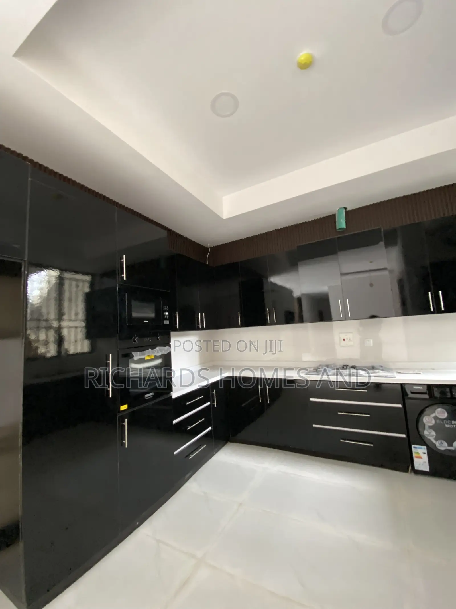 3bdrm Apartment in Ikate for sale
