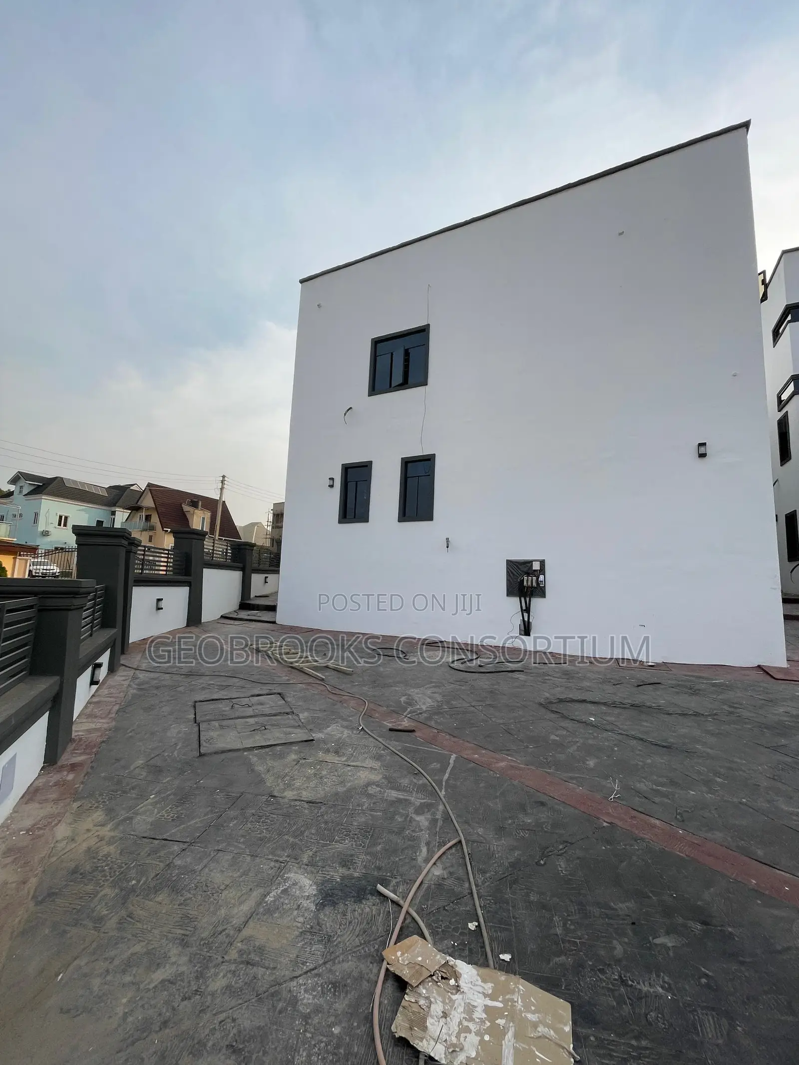 3bdrm Block of Flats in Carlton Gate Estate, Akobo for rent