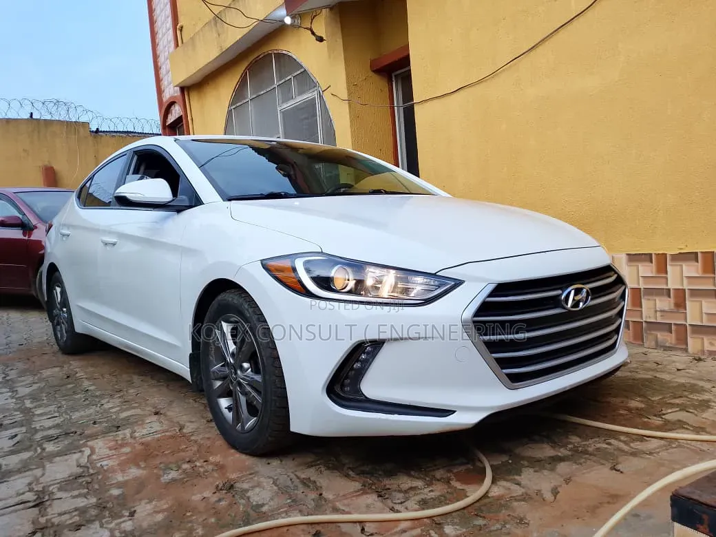 Hyundai Elantra 2018 White
