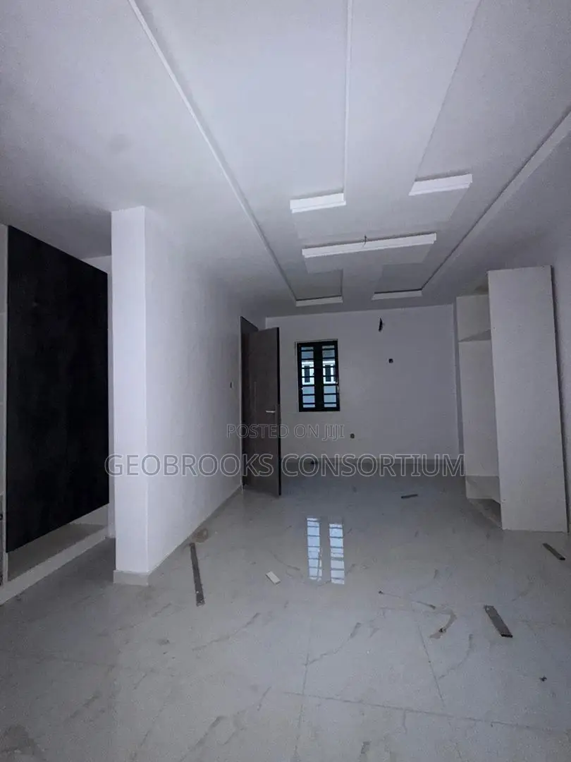 4bdrm Duplex in Aerodrome Gra, Samonda for sale
