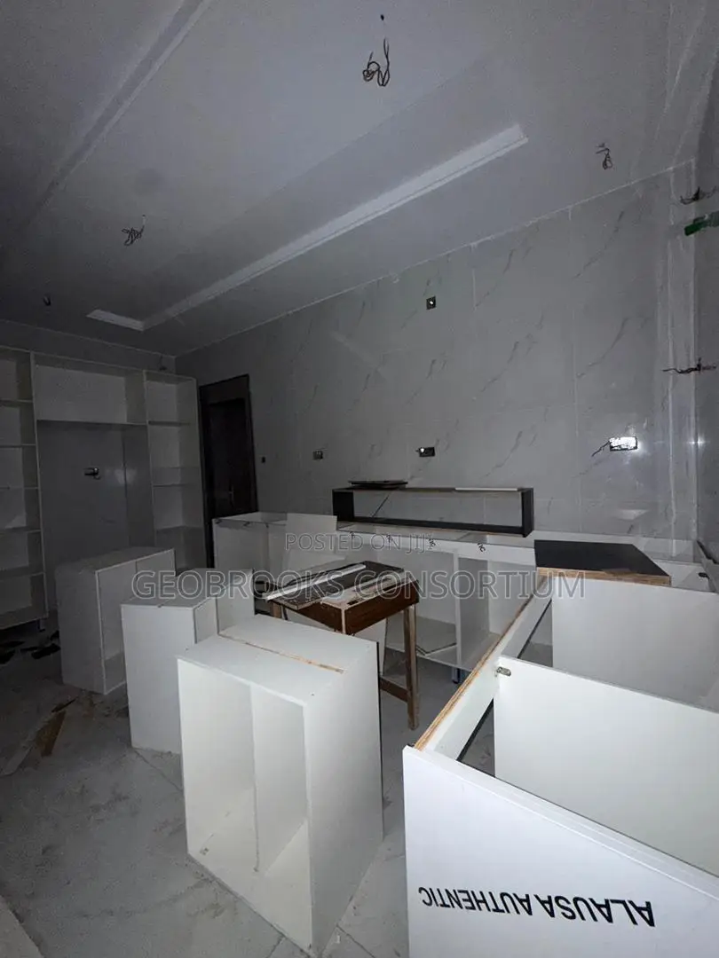 4bdrm Duplex in Aerodrome Gra, Samonda for sale