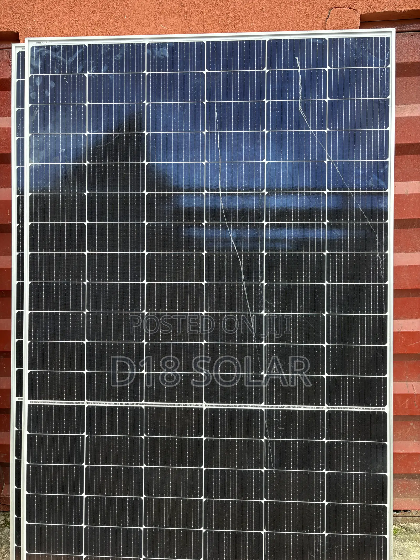 10 Busbar and 144 Cell 550w Bifacial Panels
