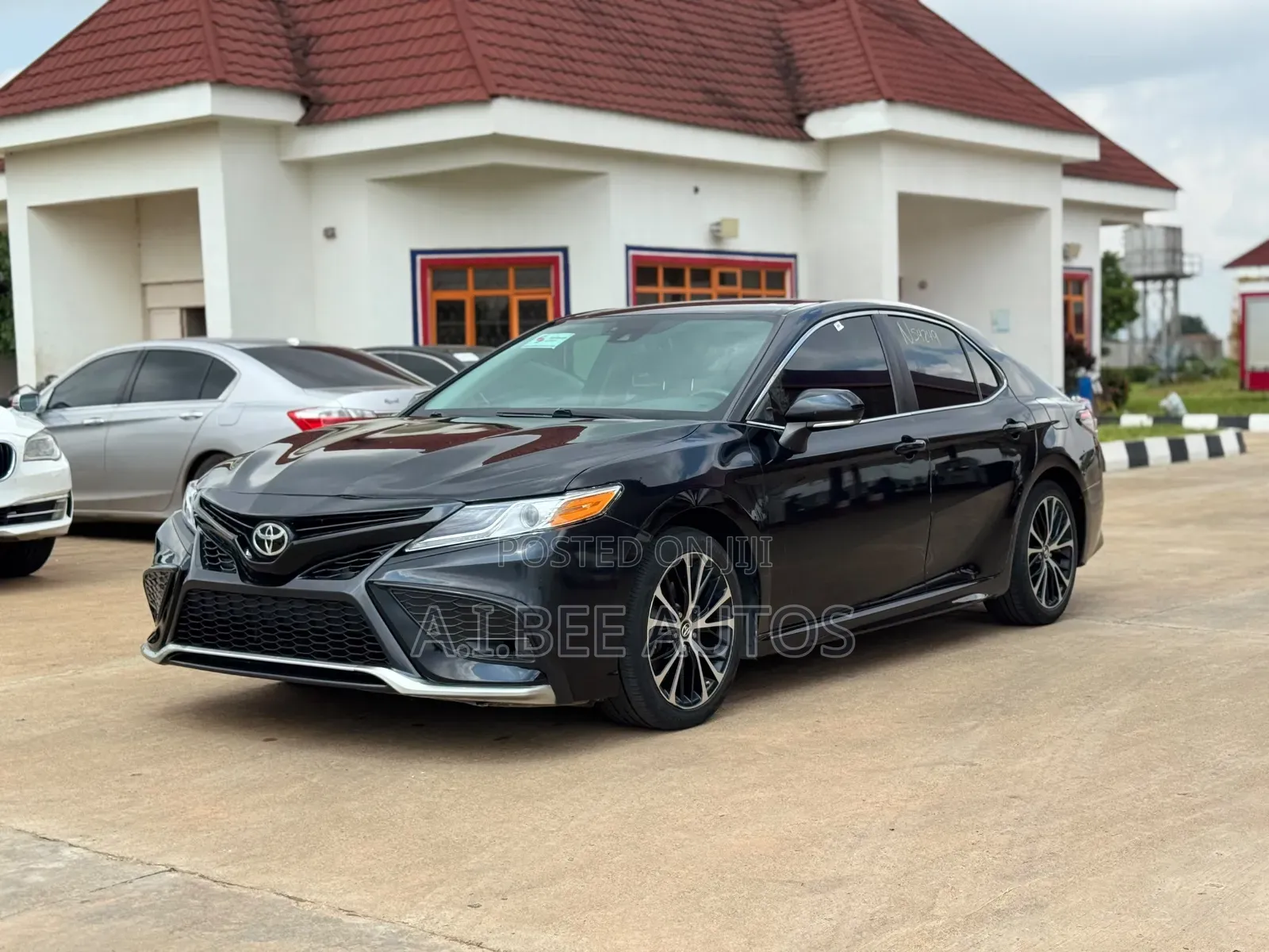 Toyota Camry SE FWD (2.5L 4cyl 8AM) 2018 Black