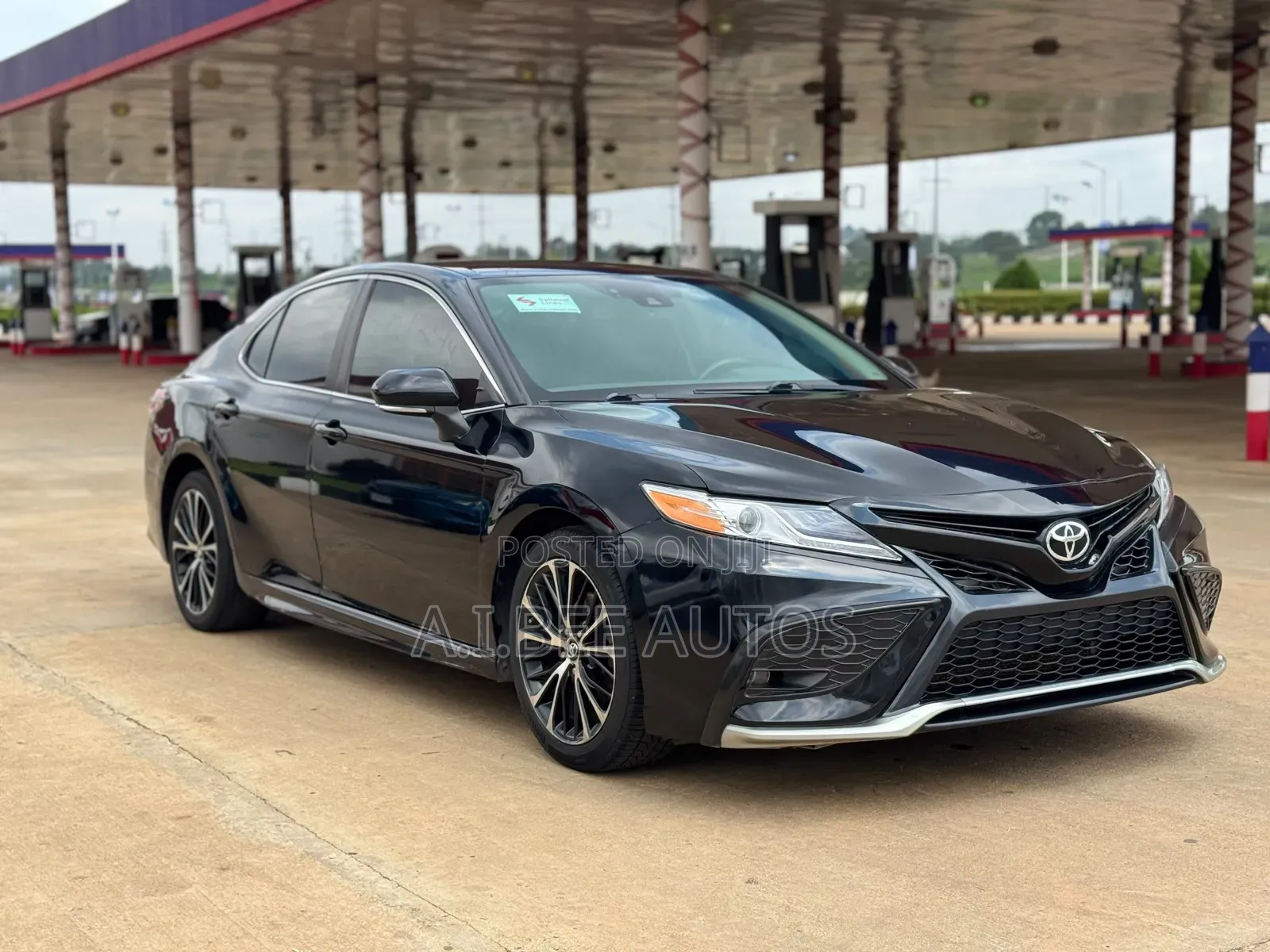 Toyota Camry SE FWD (2.5L 4cyl 8AM) 2018 Black