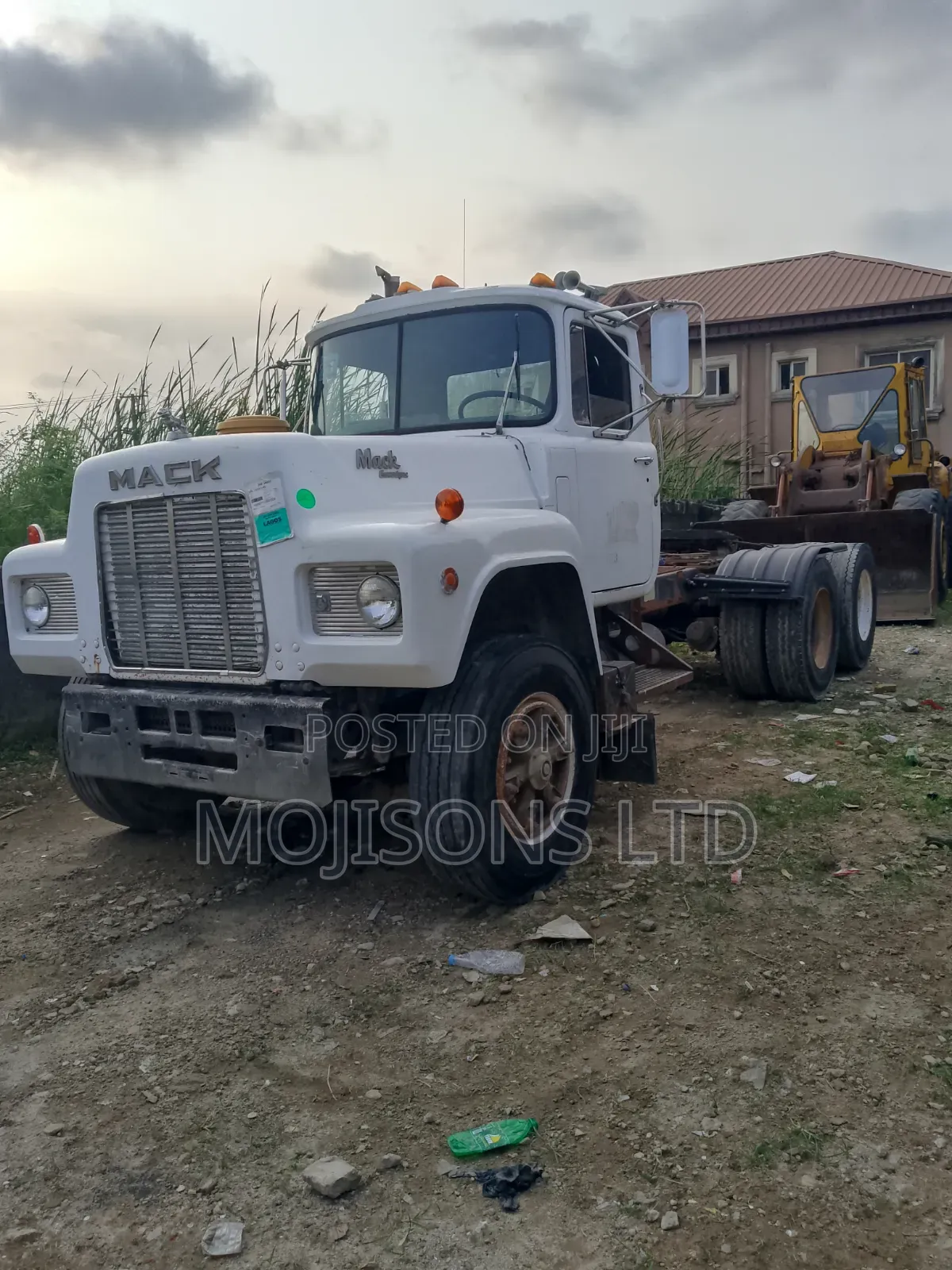 Mack Trailer Head 1988 White
