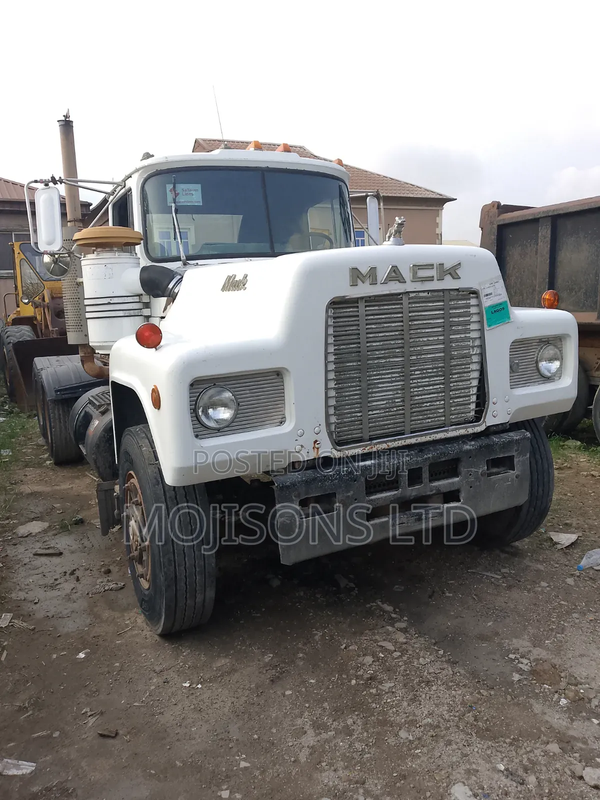 Mack Trailer Head 1988 White
