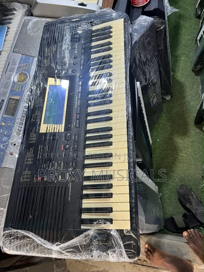 Yamaha PSR 730 Keyboard