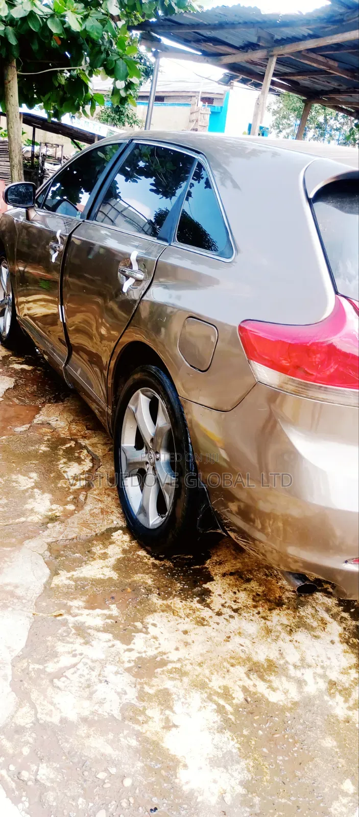 Toyota Vanguard 2010 Brown