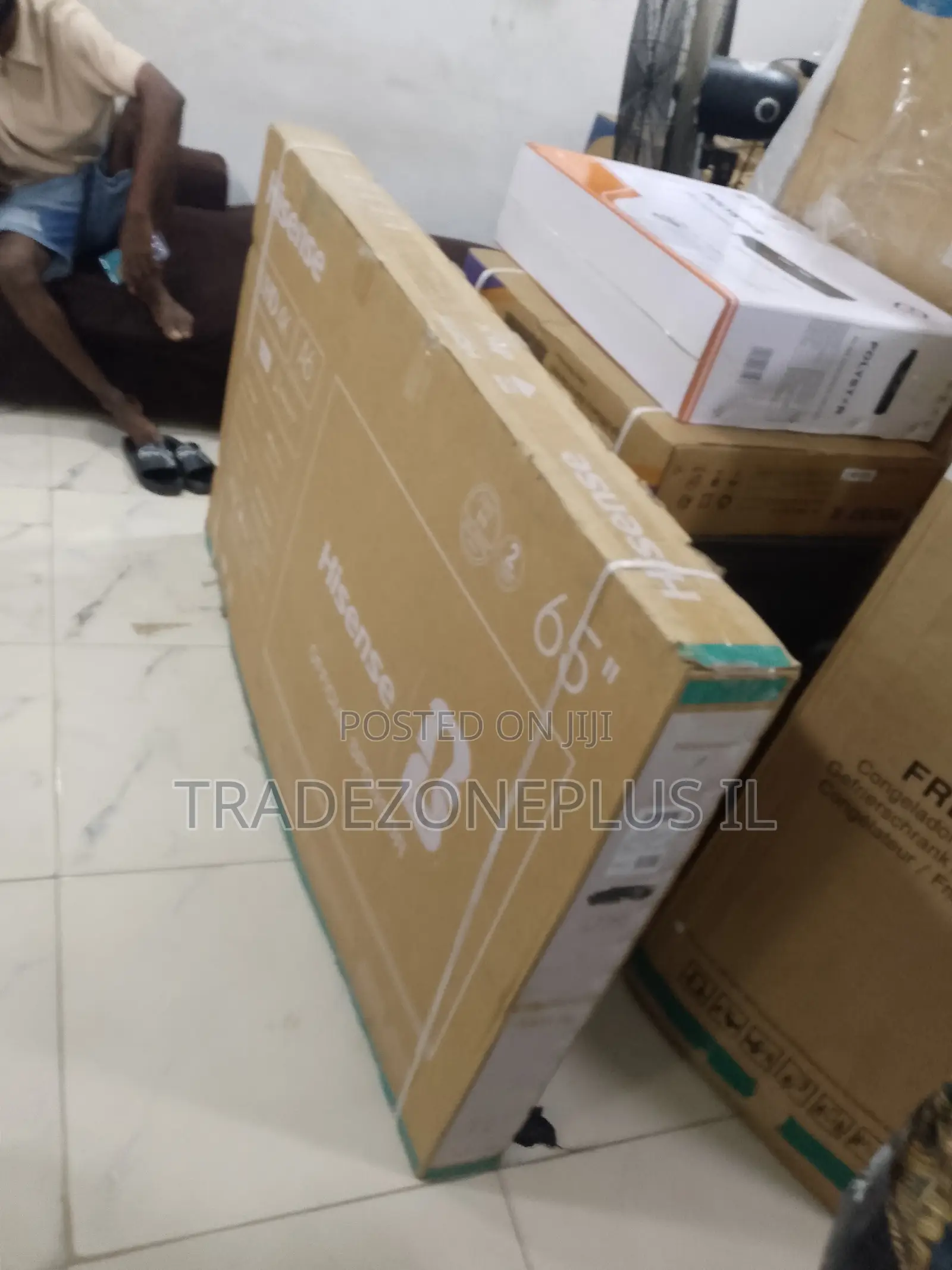 Hisense 65 Inches Smart TV With Resolution