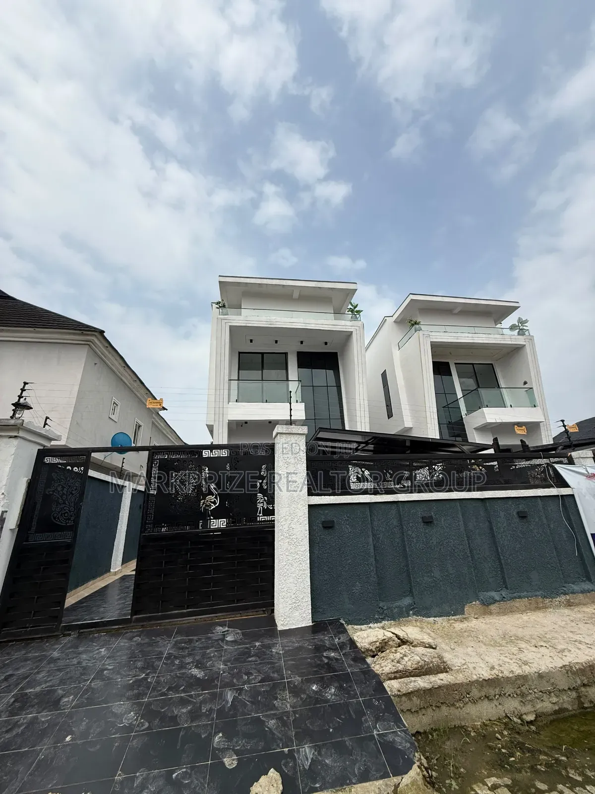 5bdrm Duplex in Ajah Lekki Lagos for sale