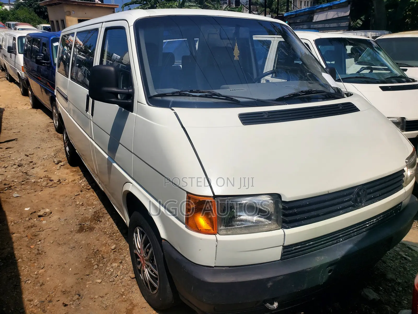 Volkswagen LT 2000 White