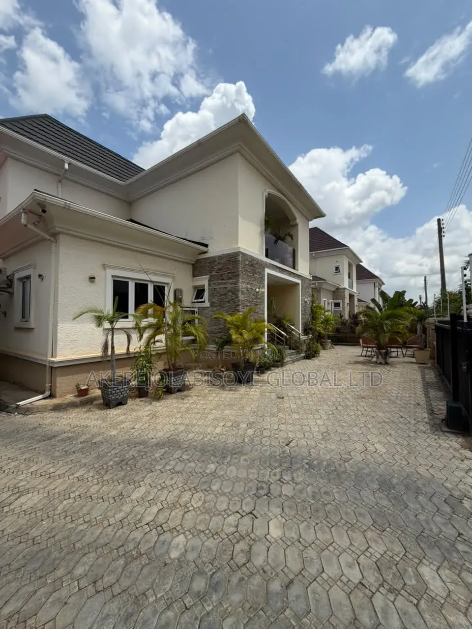 4bdrm Duplex in River Park Lugbe for sale