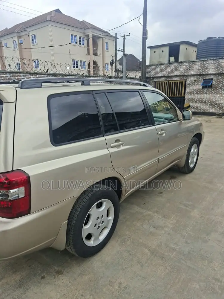 Toyota Highlander Limited V6 2006 Gold