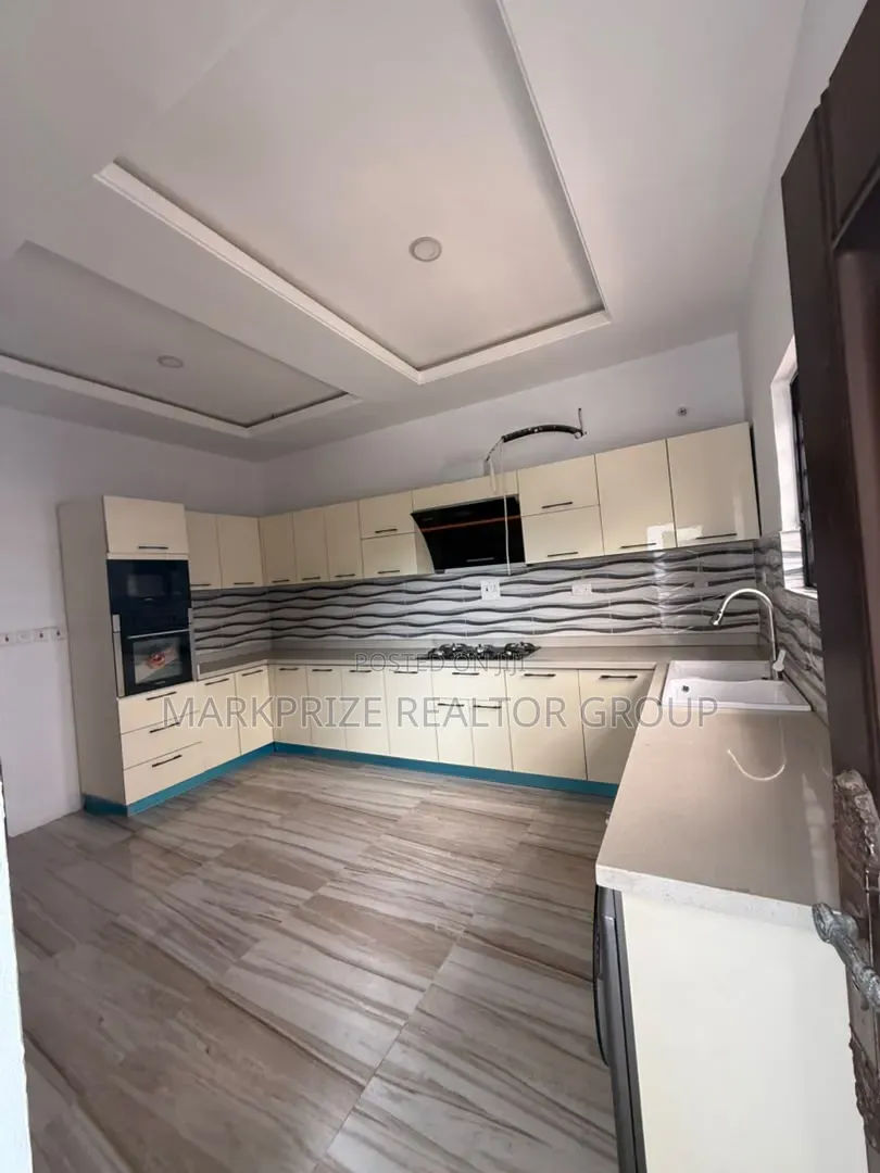3bdrm Penthouse in Ajah Lekki Lagos for sale