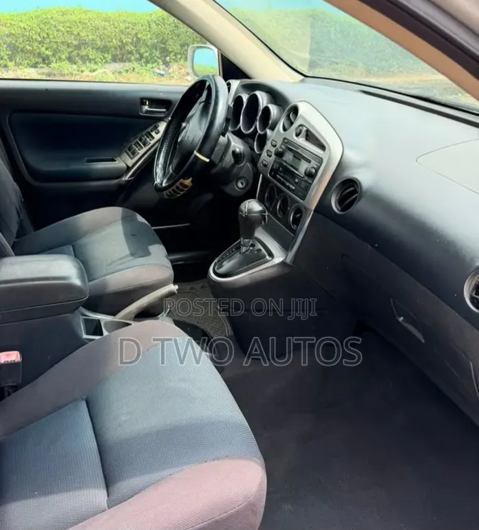 Toyota Matrix Hatchback AWD (1.8L 4cyl 4A) 2006 Silver