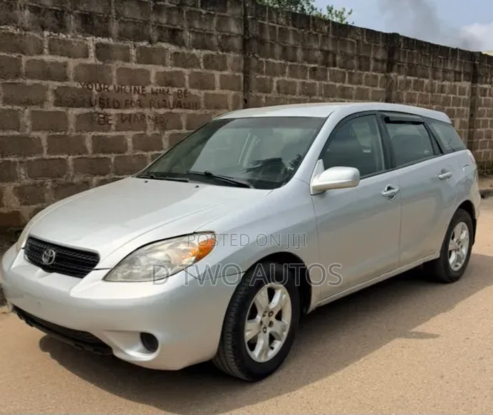 Toyota Matrix Hatchback AWD (1.8L 4cyl 4A) 2006 Silver