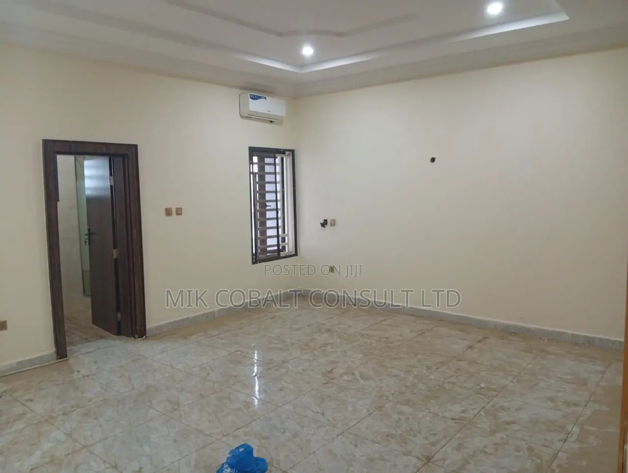 4bdrm Duplex in By Magistrate Court, Life Camp for rent