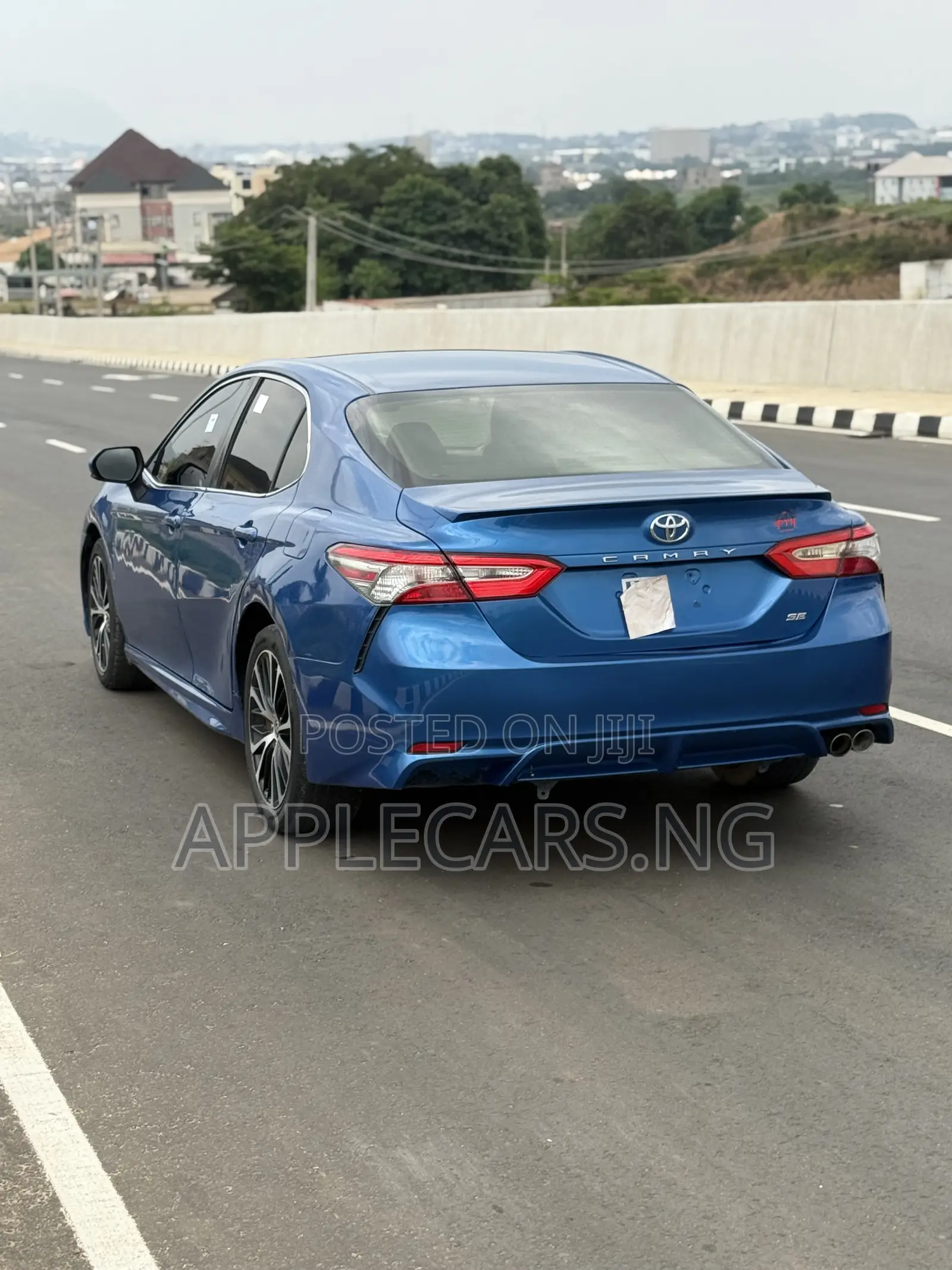 Toyota Camry SE FWD (2.5L 4cyl 8AM) 2018 Blue