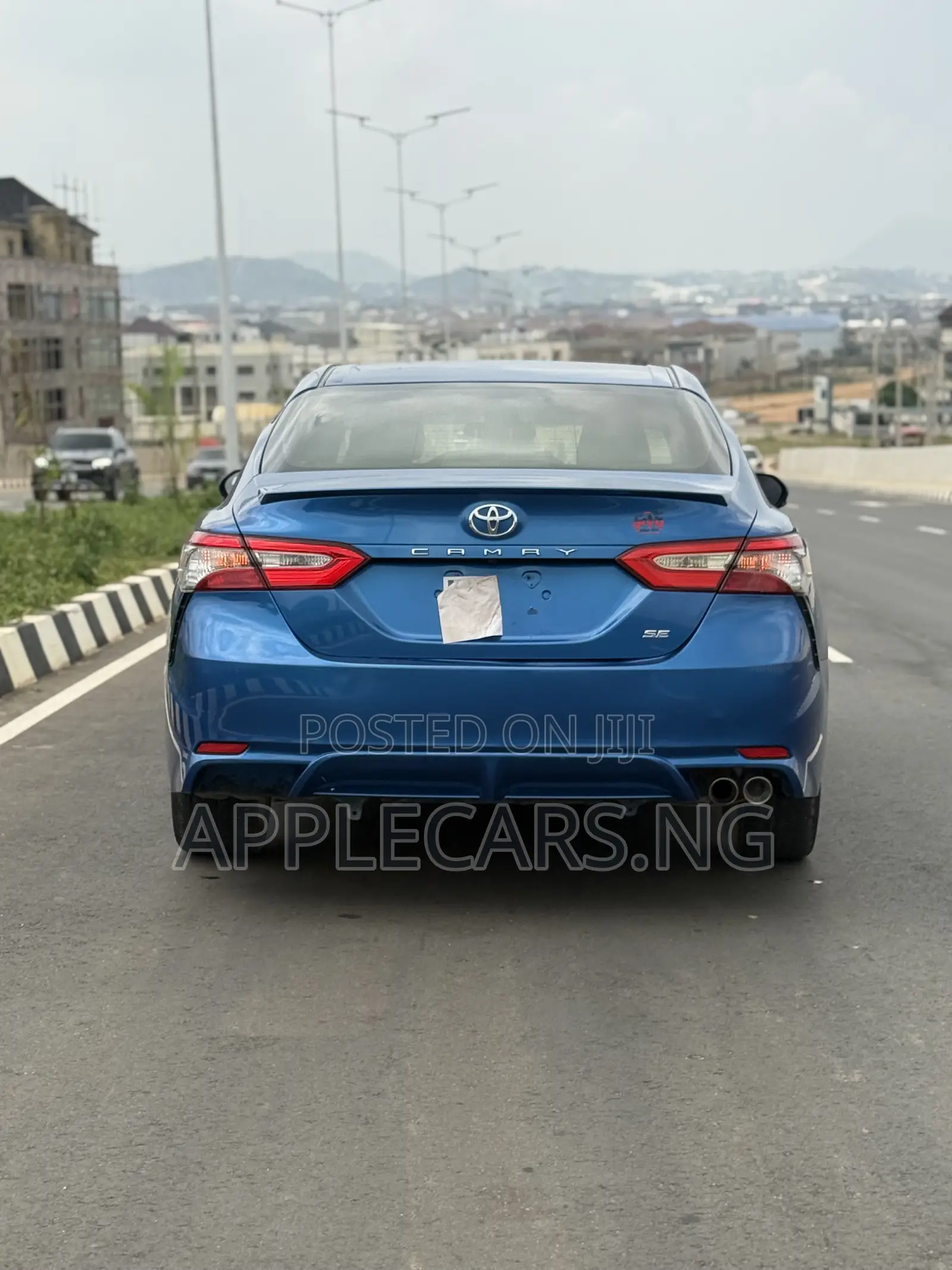 Toyota Camry SE FWD (2.5L 4cyl 8AM) 2018 Blue