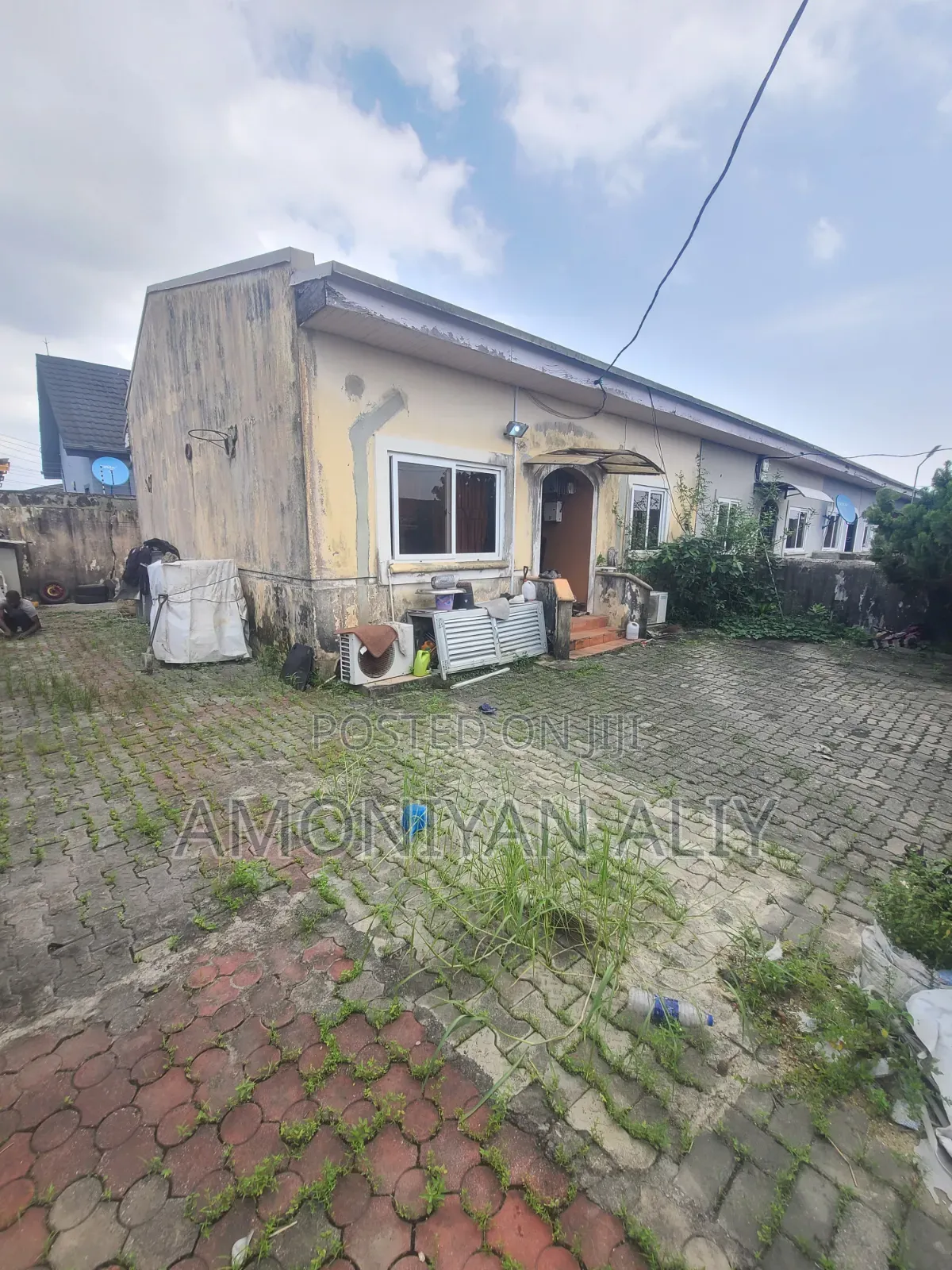2bdrm Bungalow in Abraham Adesanya, Off Lekki-Epe Expressway for sale