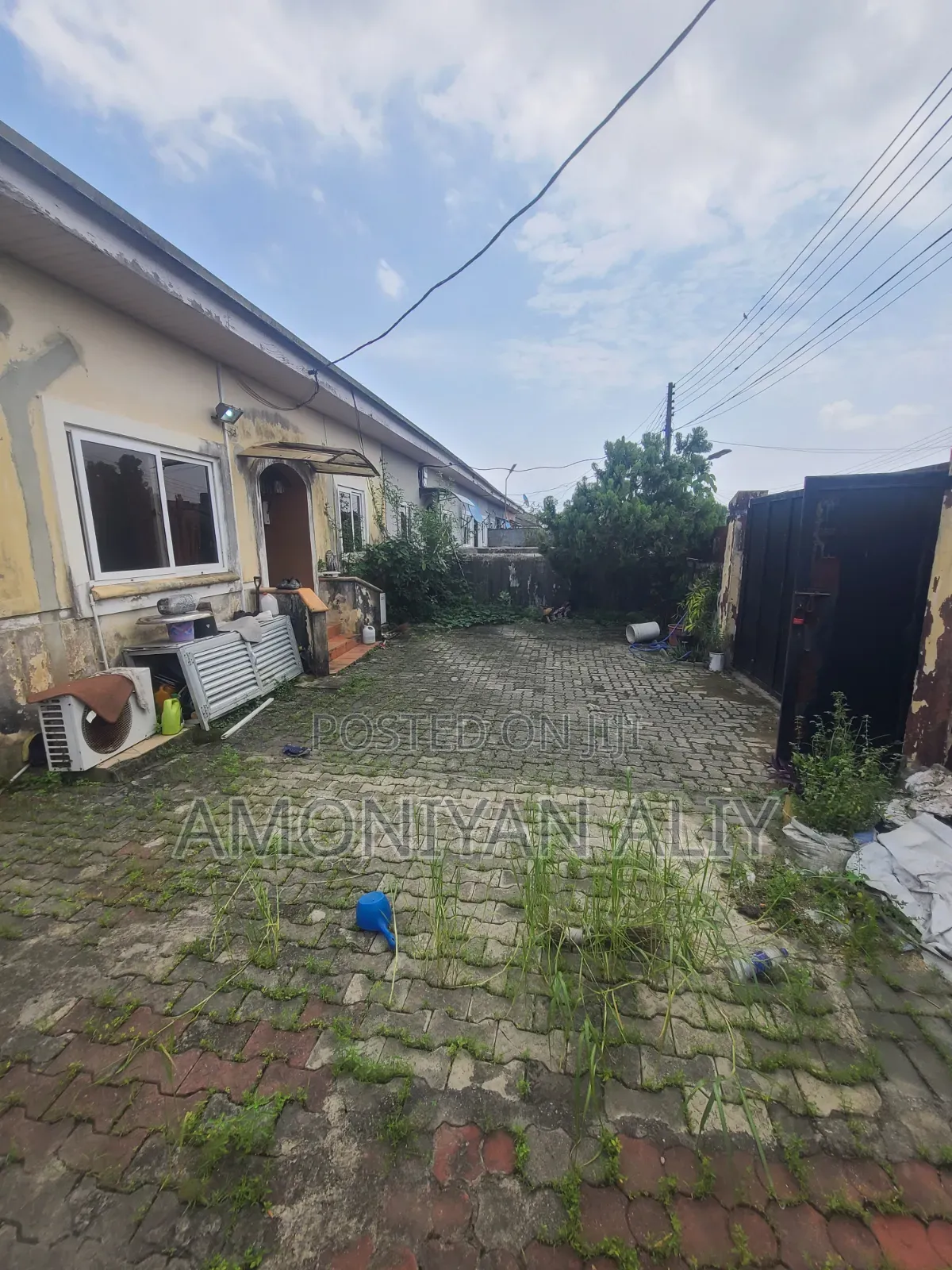 2bdrm Bungalow in Abraham Adesanya, Off Lekki-Epe Expressway for sale
