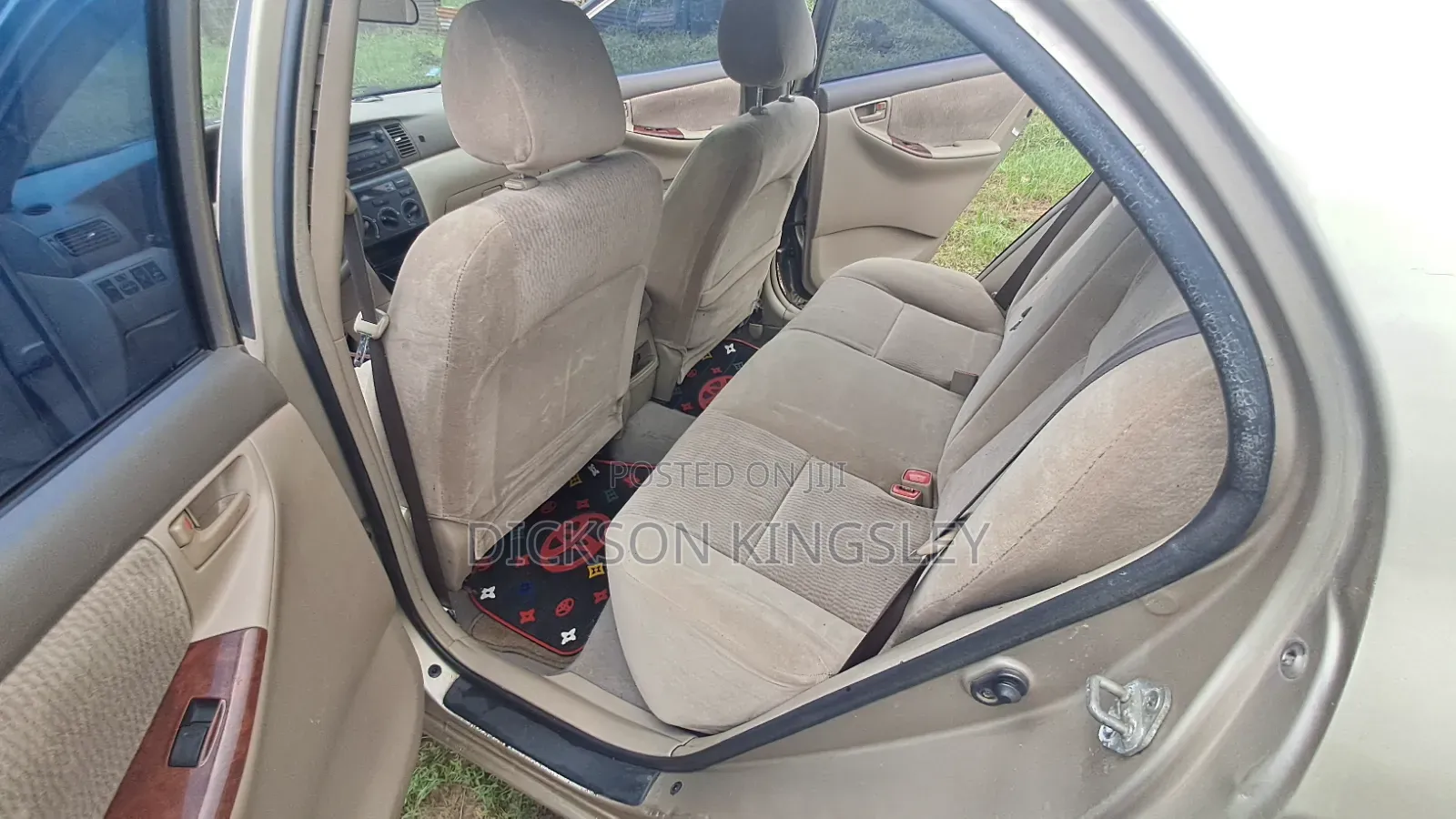 Toyota Corolla LE 2005 Gold