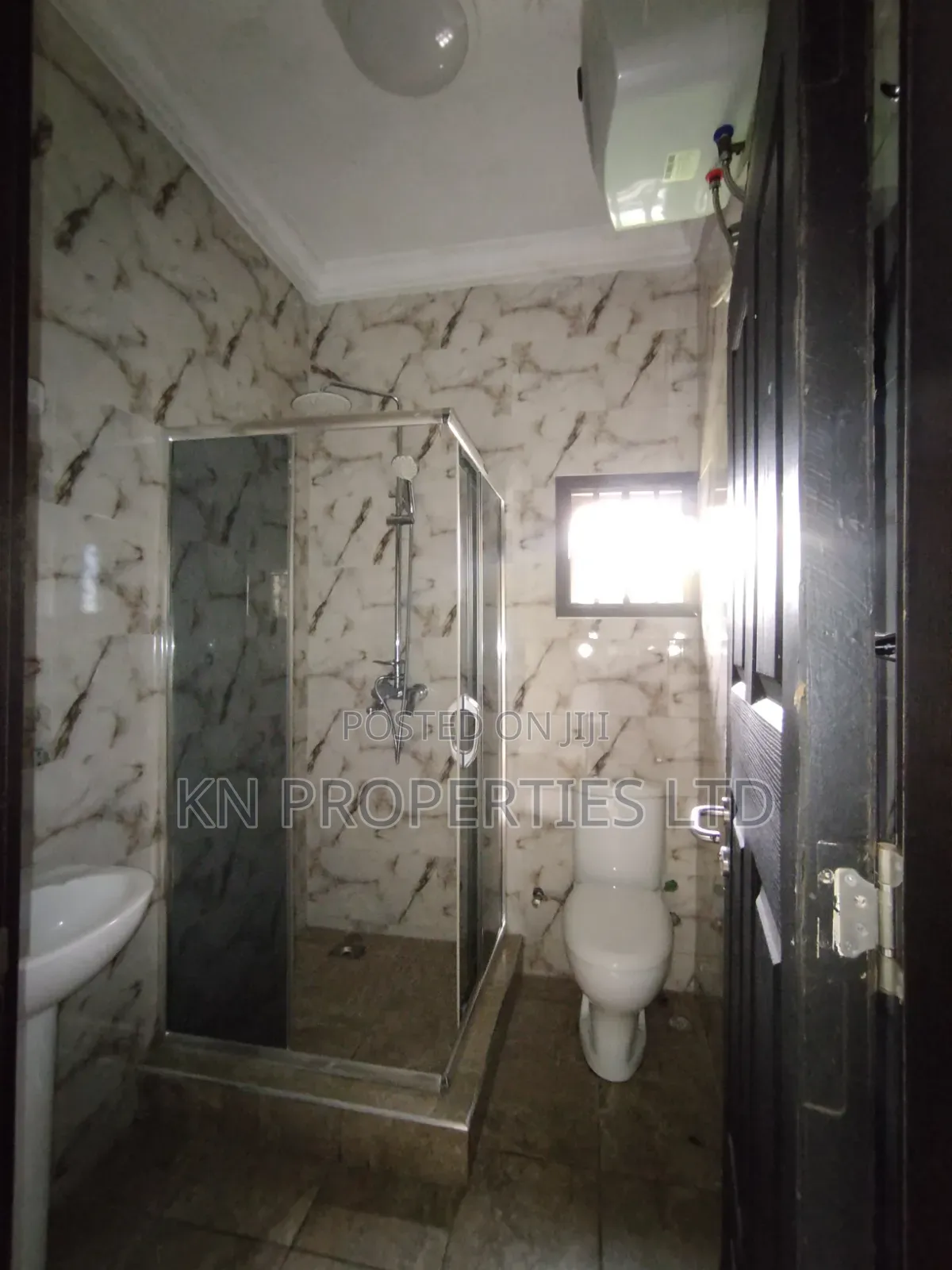 3bdrm Block of Flats in Apo, Zone B for rent