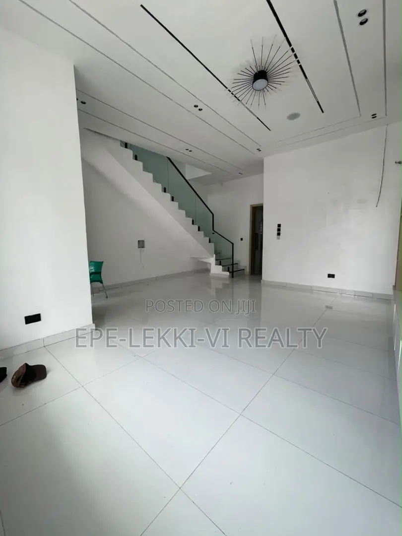 4bdrm Duplex in Lekki Palm City, Ado / Ajah for rent