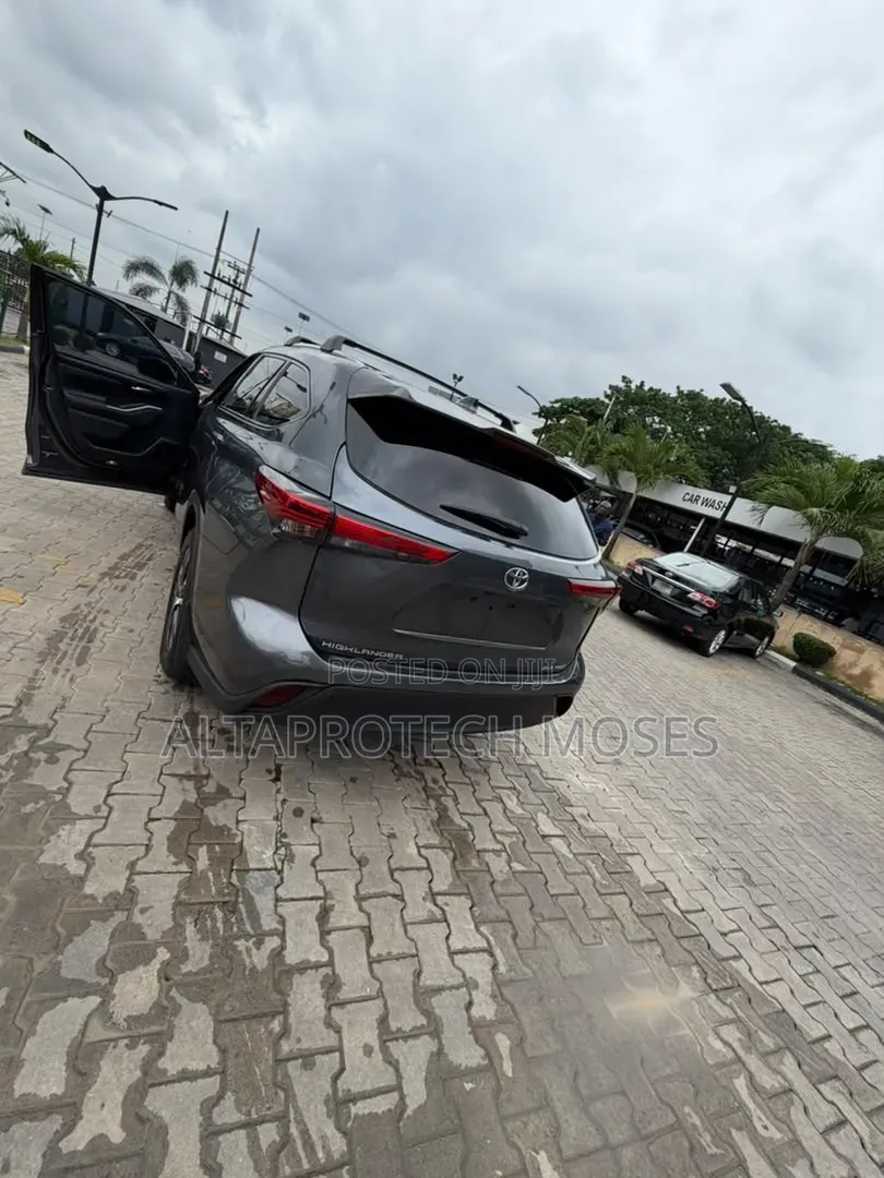 Toyota Highlander XLE AWD 2020 Gray