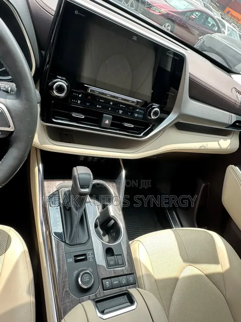 Toyota Highlander 2022 Blue