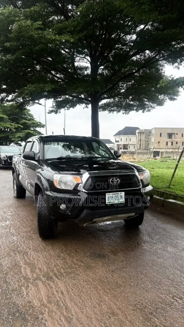 Toyota Tacoma 2013 Black