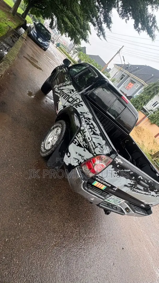 Toyota Tacoma 2013 Black