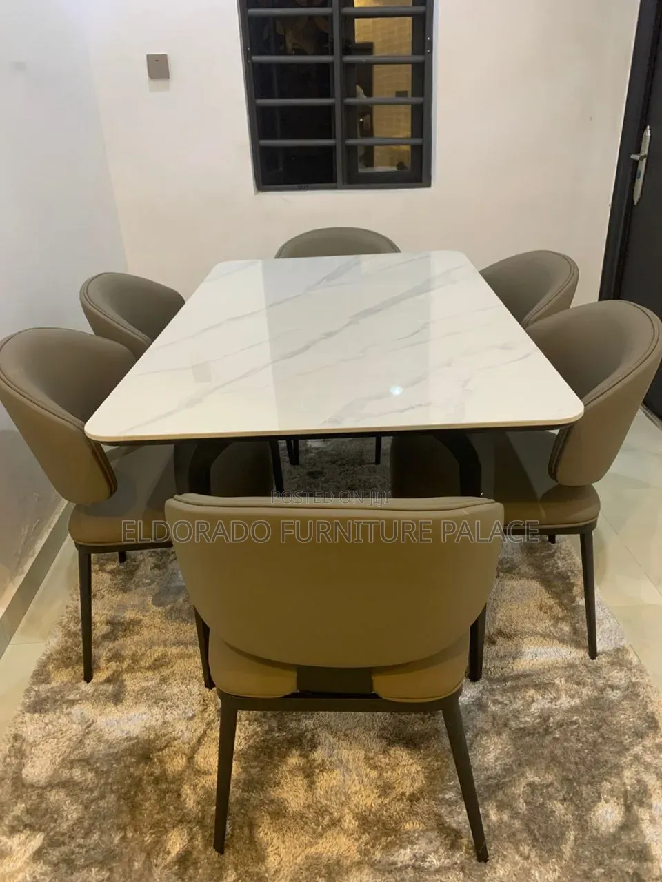 Quality Set of Dinning Table
