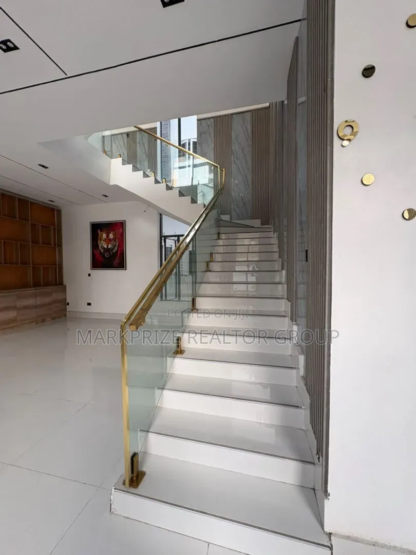 5bdrm Duplex in Chevron Toll Gate for sale