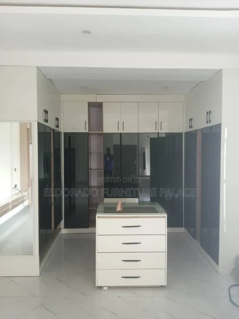 Quality Wardrobes With Glass Frame Doors