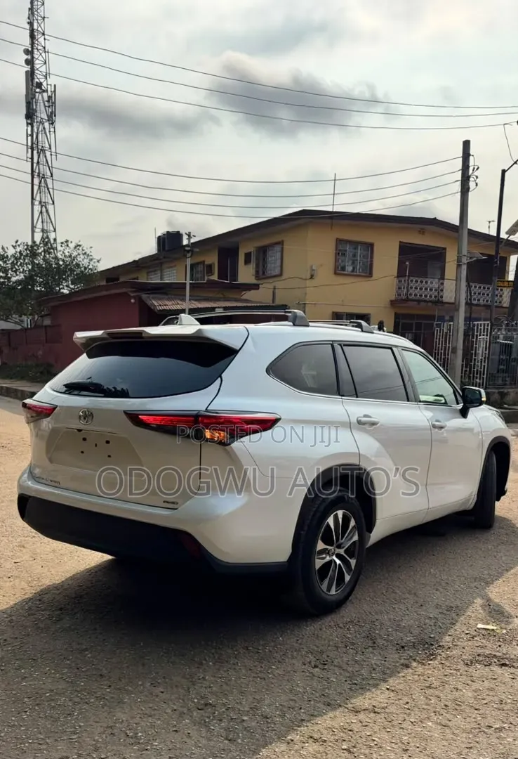 Toyota Highlander XLE AWD 2020 White