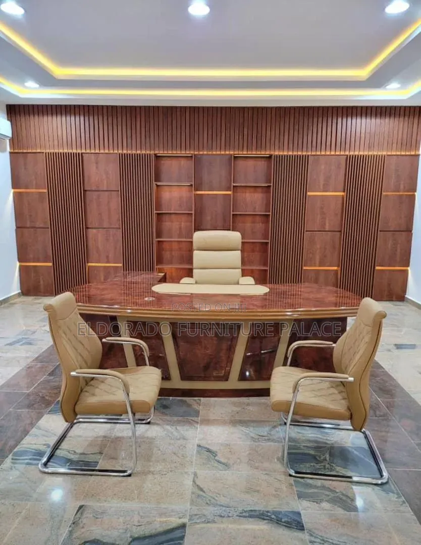 Quality Office Wall Design and Table