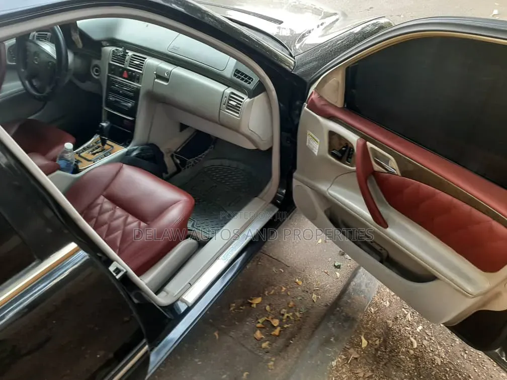 Mercedes-Benz E320 2002 Black