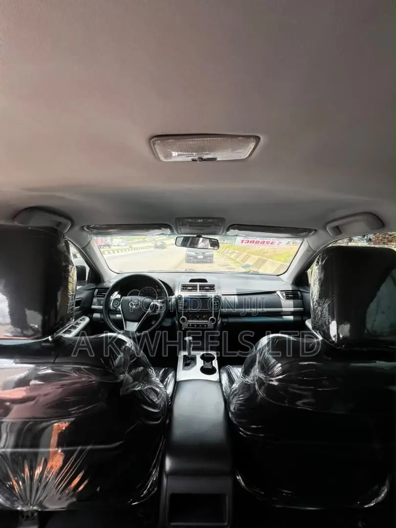 Toyota Camry SE 4dr Sedan (2.5L 4cyl 6A) 2013 Silver