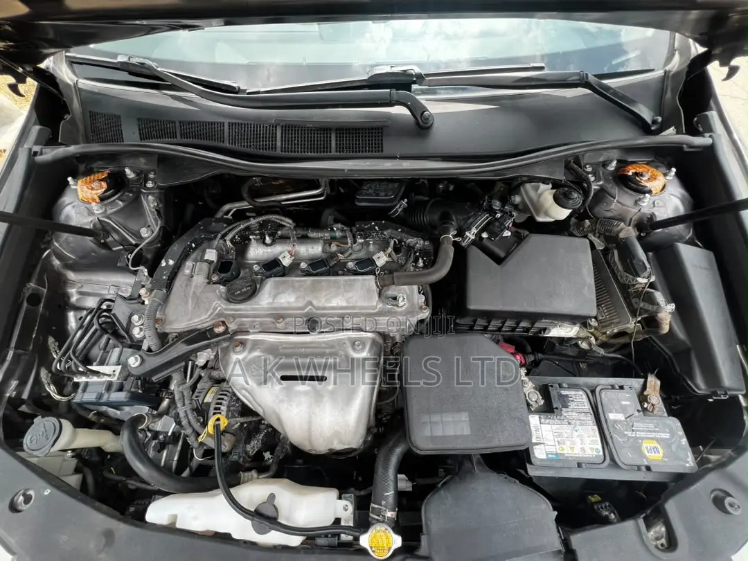 Toyota Camry SE 4dr Sedan (2.5L 4cyl 6A) 2013 Gray