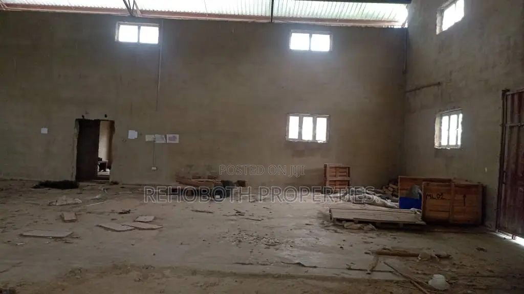 500 Sqm+ Warehouse at Idi Ayunre (Area With