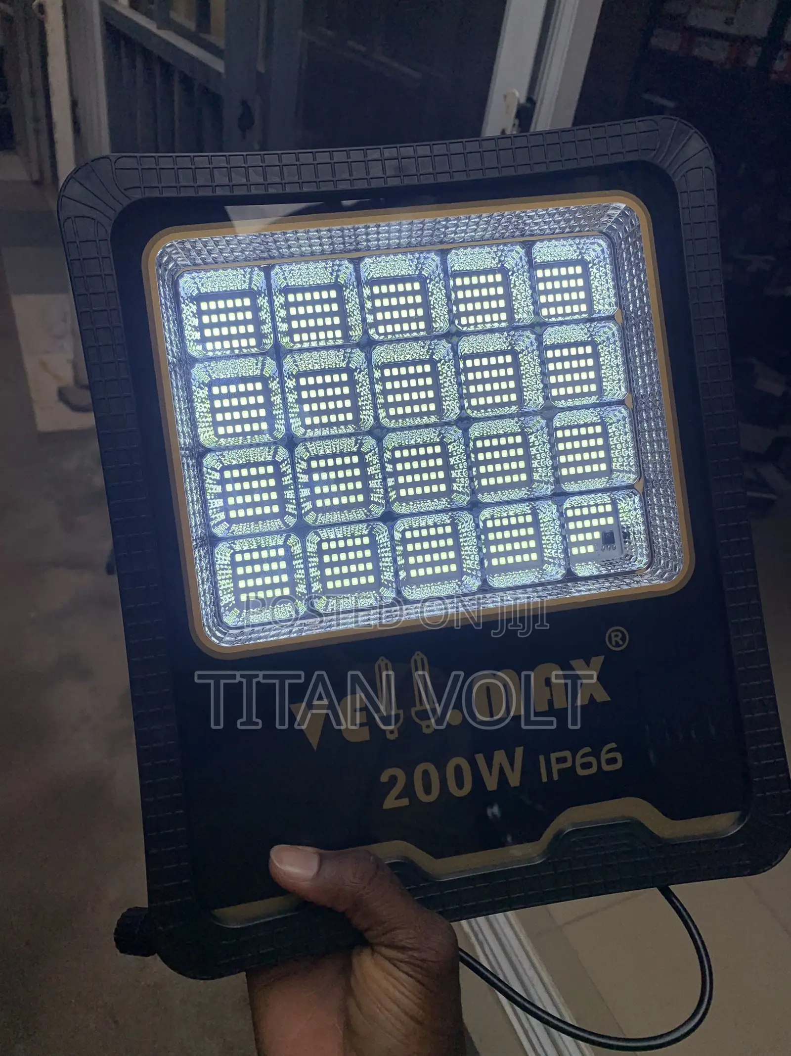 200 Watt Ve Max Solar Flood Lights