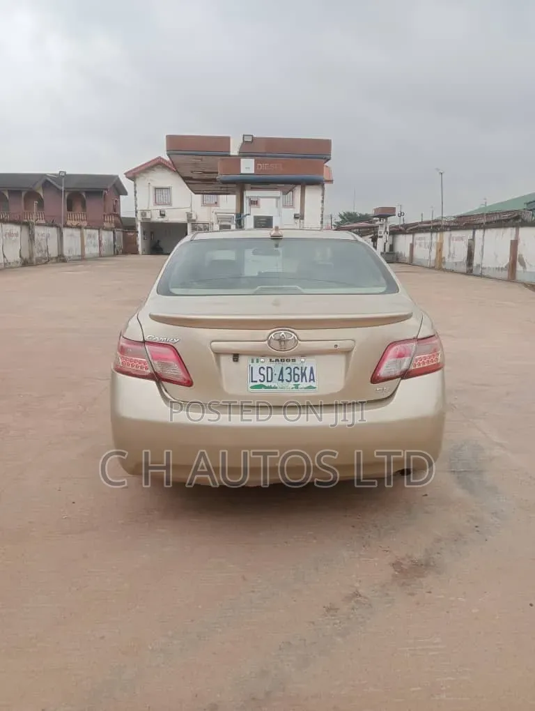 Toyota Camry 2008 Gold